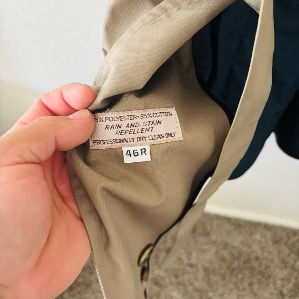 Christian Dior Tan Trench Coat 🧥 - Picture 9 of 13